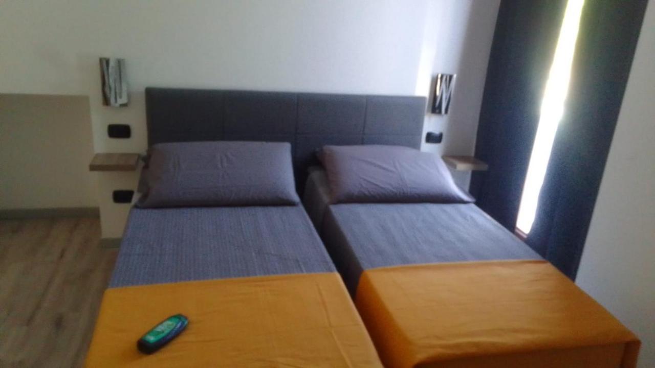 Poste Regie - Milan Guest House الغرفة الصورة